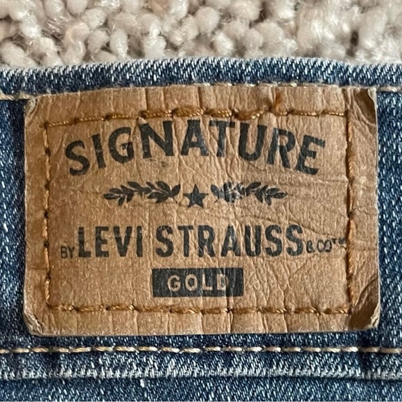 Signature by Levi Strauss Gold Totally Shaping Skinny Jeans Tag Size 28"×28" - Picture 4 of 10